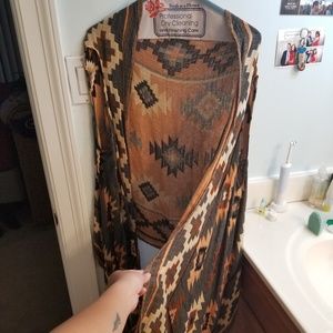 Sleeveless shawl